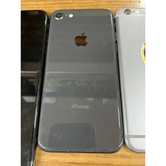 Lot of 5 iPhones for Parts / Repair – Broken / Not Working